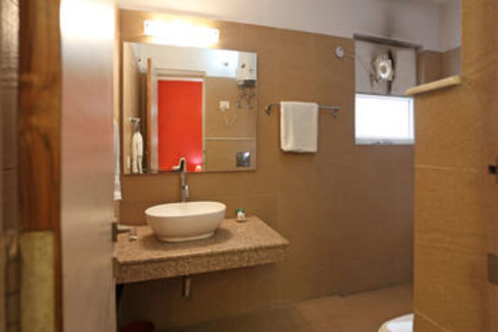 Room 5 of 42