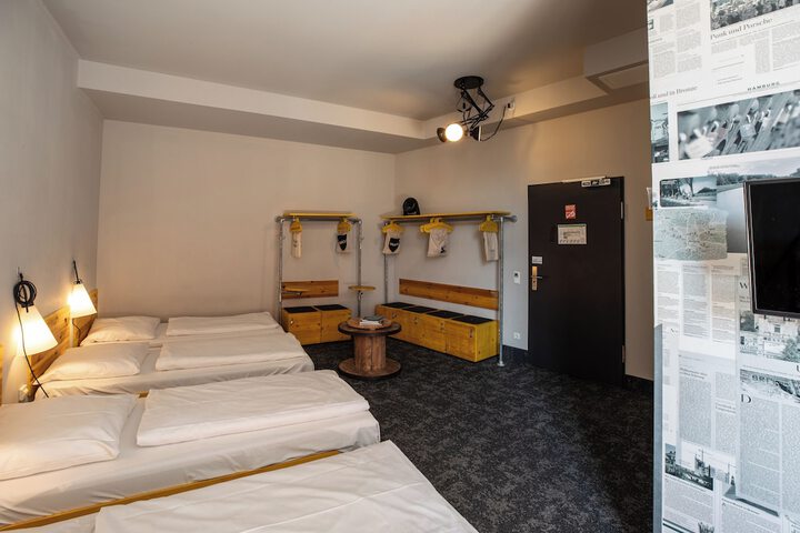 Room 48 of 75