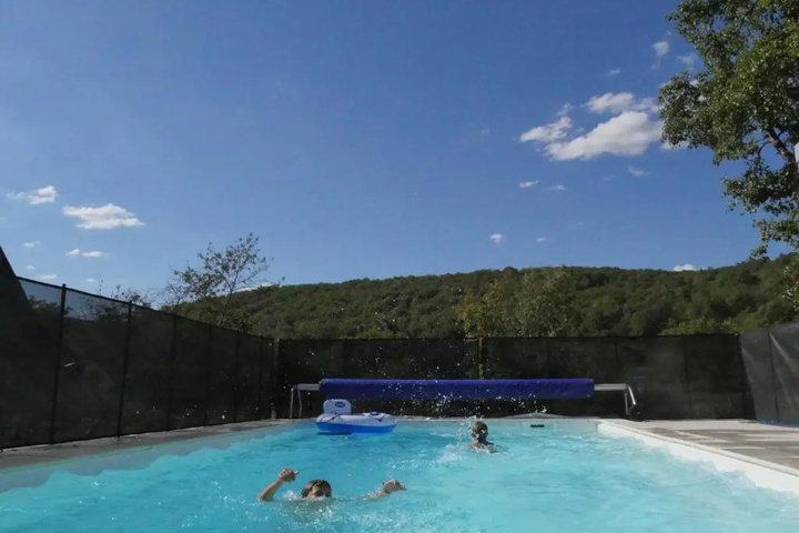 Pool 6 of 10