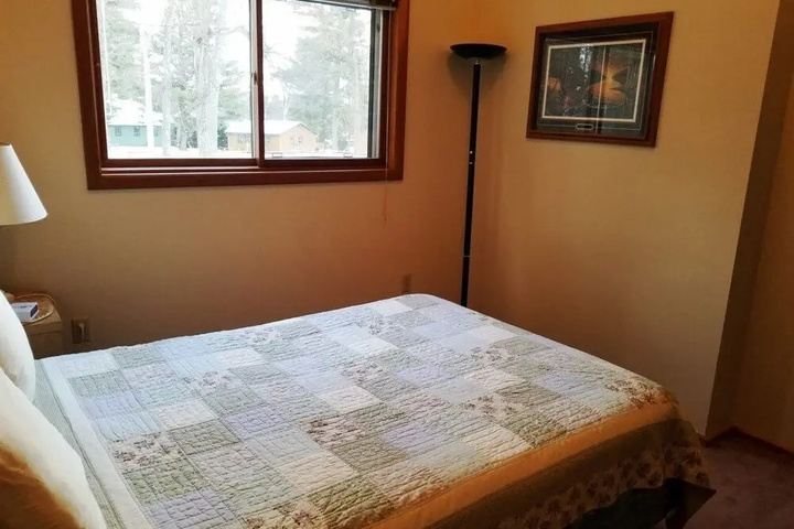 Room 6 of 16