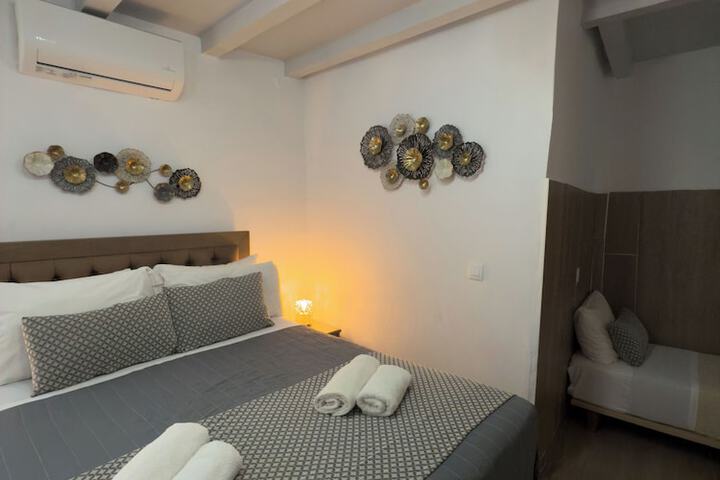 Room 72 of 148