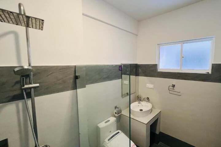 Room 8 of 13