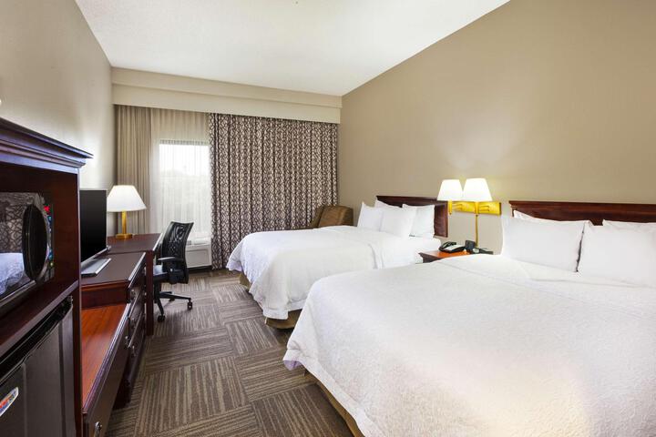 2 Queen Beds Hearing Accessible (3 of 4)