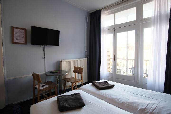 Room 60 of 82