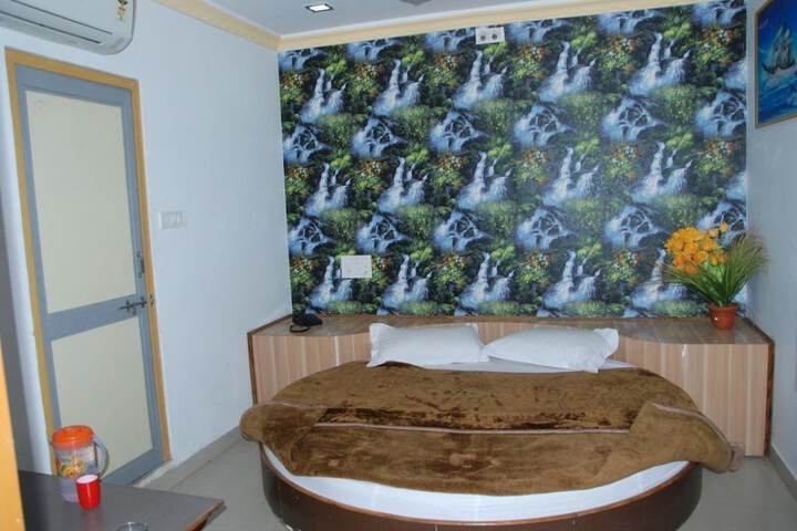 Room 11 of 15