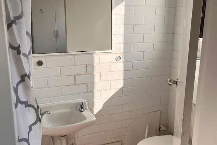 Room 15 of 19