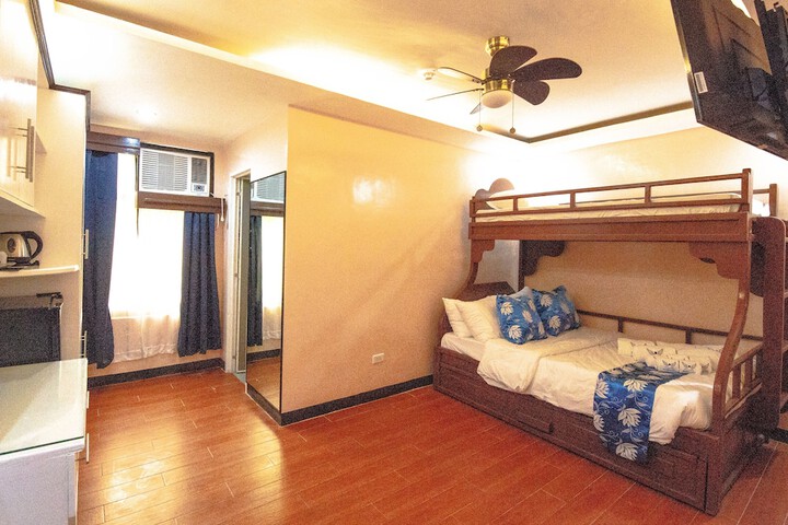Room 13 of 80
