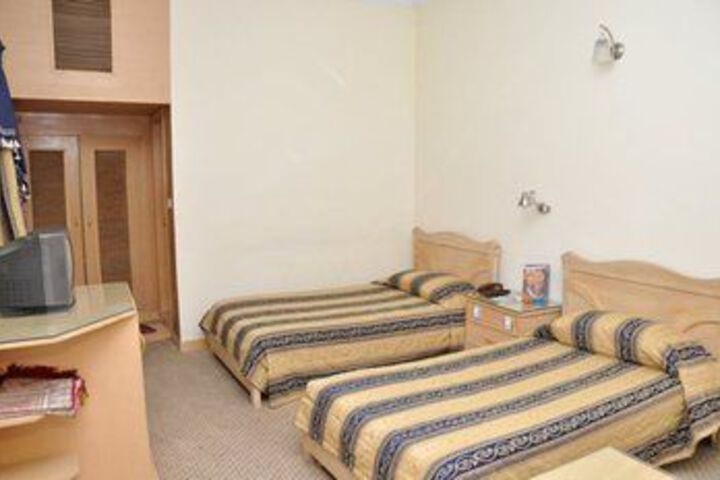 Room 16 of 31