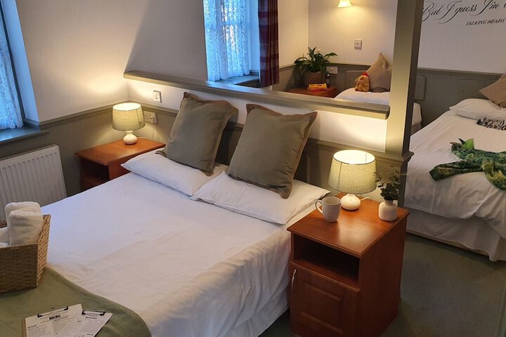 Room 17 of 39