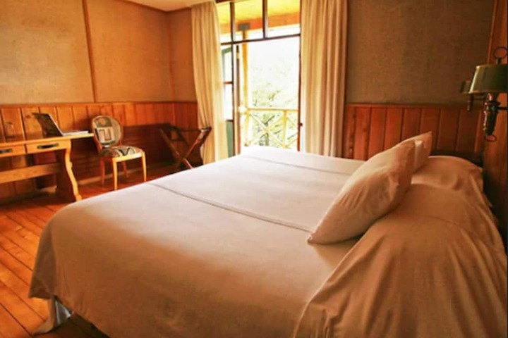 Room 4 of 84