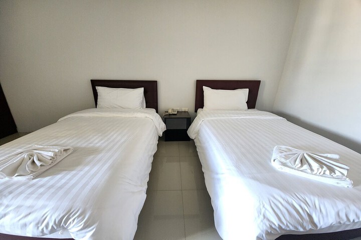 Room 27 of 72