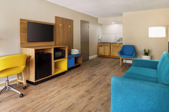 Room 14 of 32