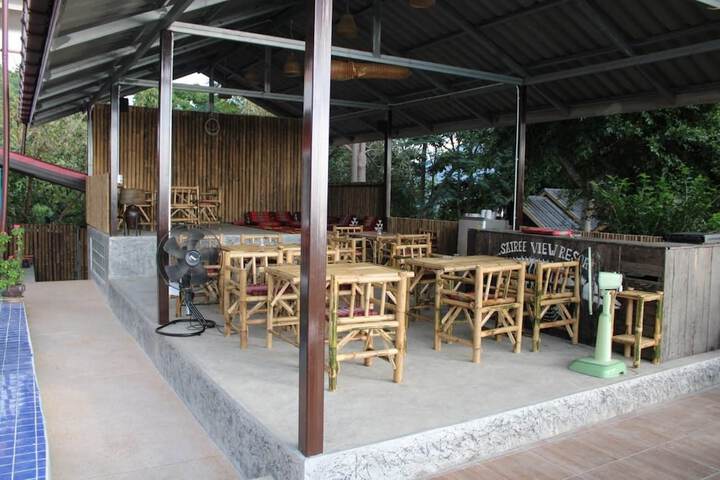 Dining 20 of 29