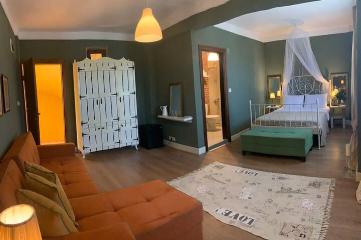 Room 6 of 40