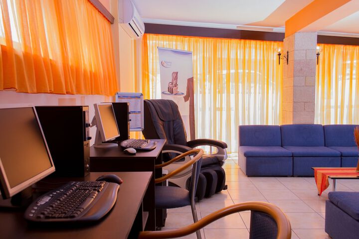 Entrance & Lobby