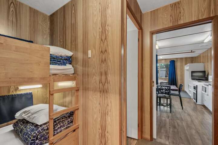 Room 16 of 64