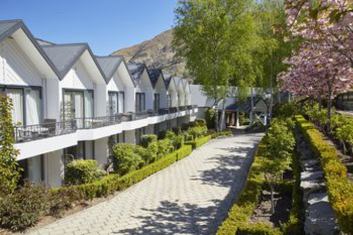 Hotel Exterior 18 of 70