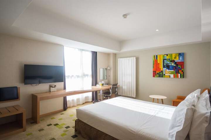 Room 19 of 42
