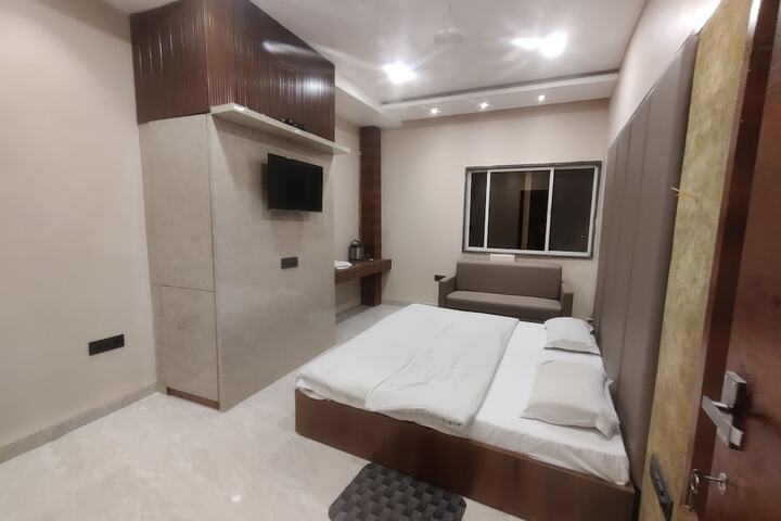 Room 4 of 22