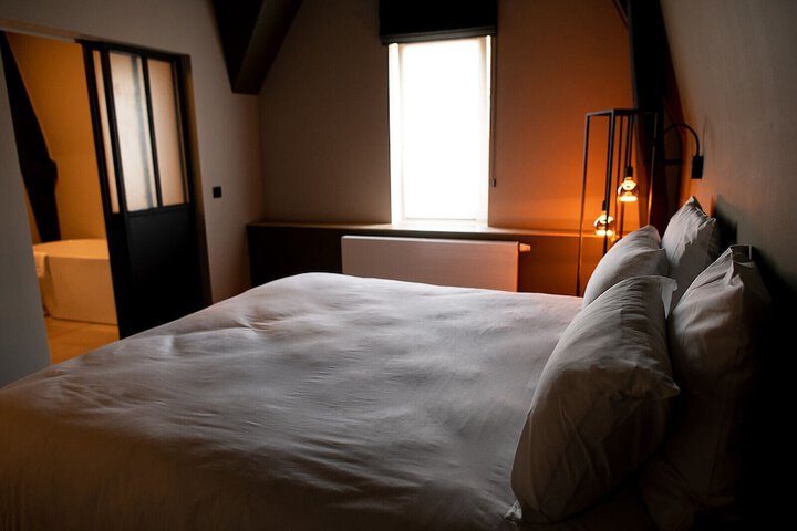 Room 11 of 25