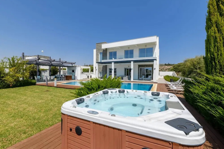 Pool 14 of 21