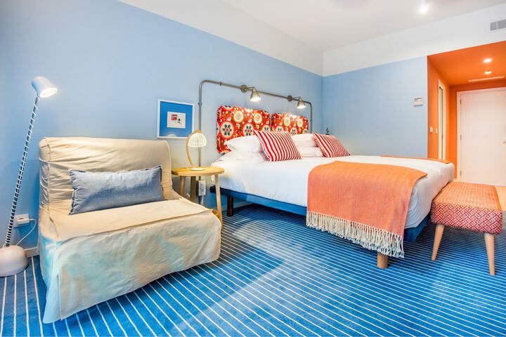 Room 11 of 19