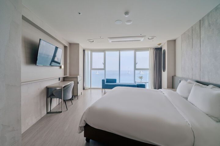 Room 14 of 72