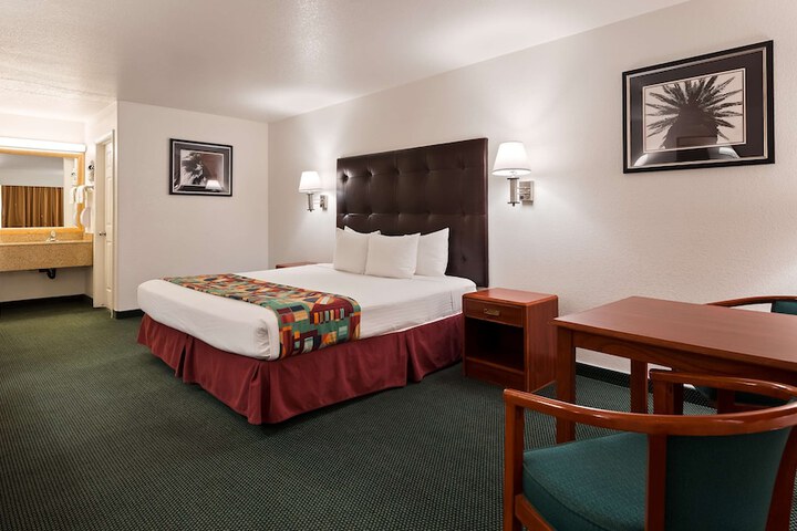 1 King Bed - Wireless High Speed Internet Accessible Microwave and Refrigerator, Coffee Mak (2 of 13)