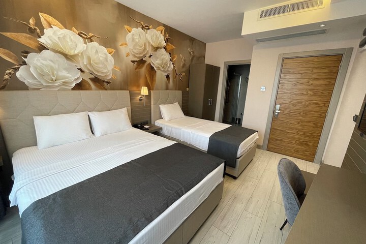Room 8 of 22