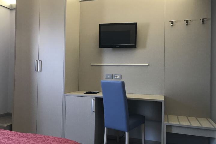Room 30 of 41