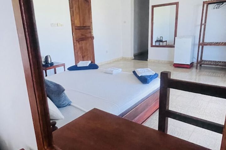 Room 8 of 92