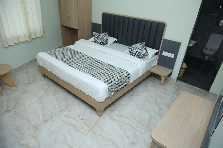 Room 16 of 50