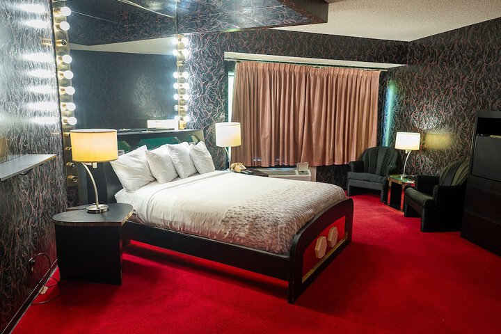 Room 225 of 293