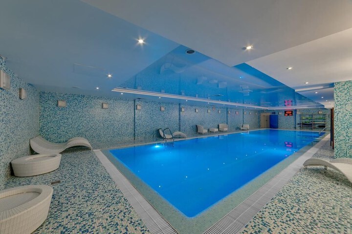 Pools & Facilities
