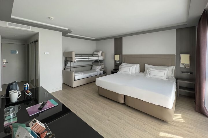 Room 14 of 145