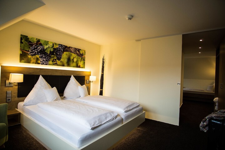 Room 4 of 55