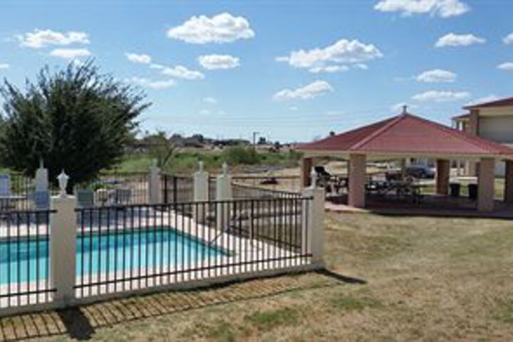 Pool 40 of 47