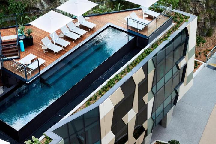Pool 21 of 37