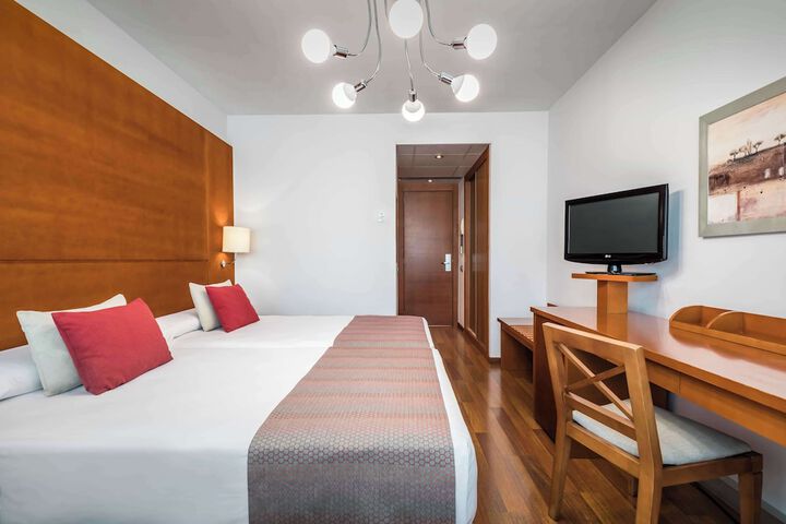 Room 28 of 75
