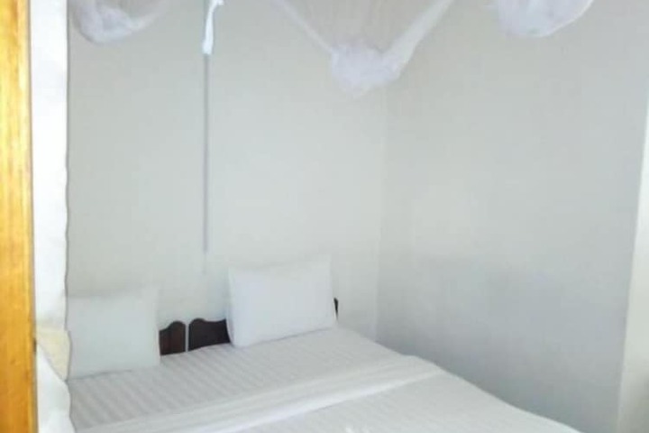 Room 13 of 46