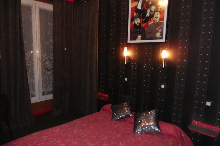 Room 8 of 27