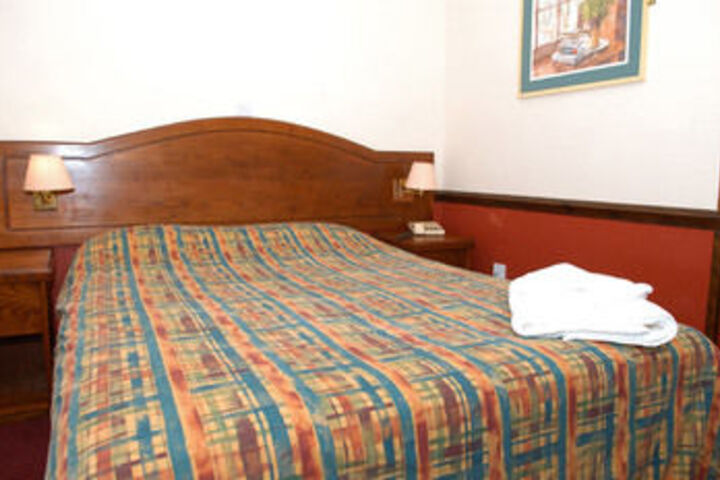 Room 12 of 22