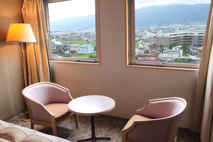Room 12 of 53