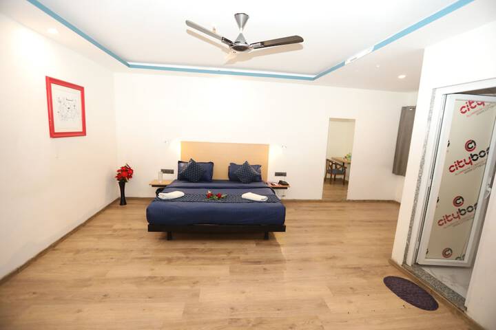 Room 10 of 29