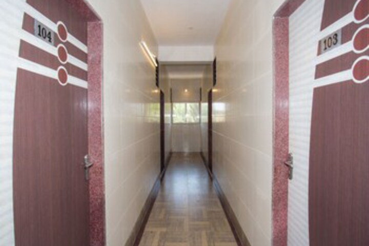 Ballroom/Hall 14 of 16