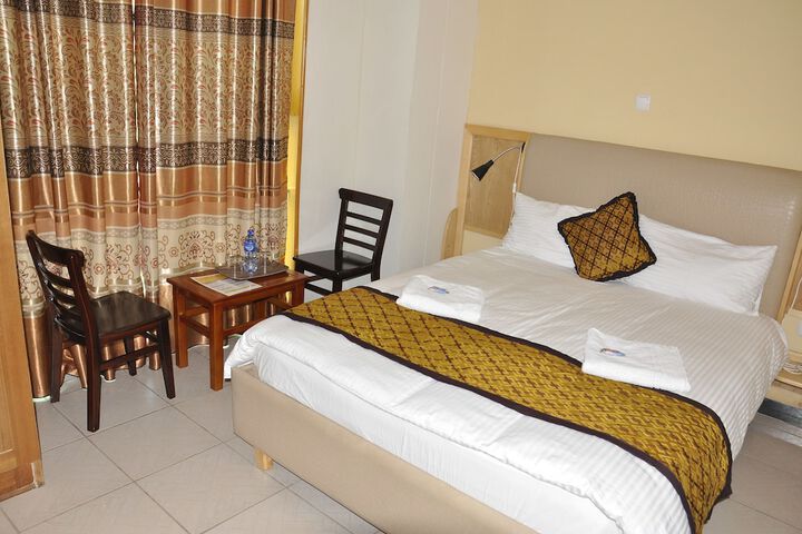 Room 5 of 36