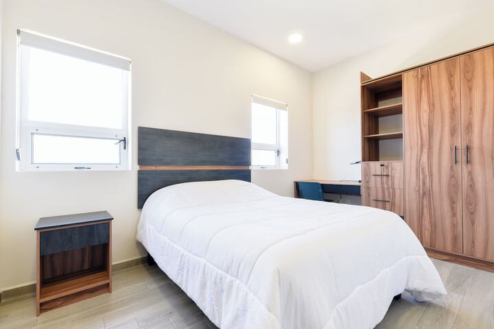 Room 34 of 228