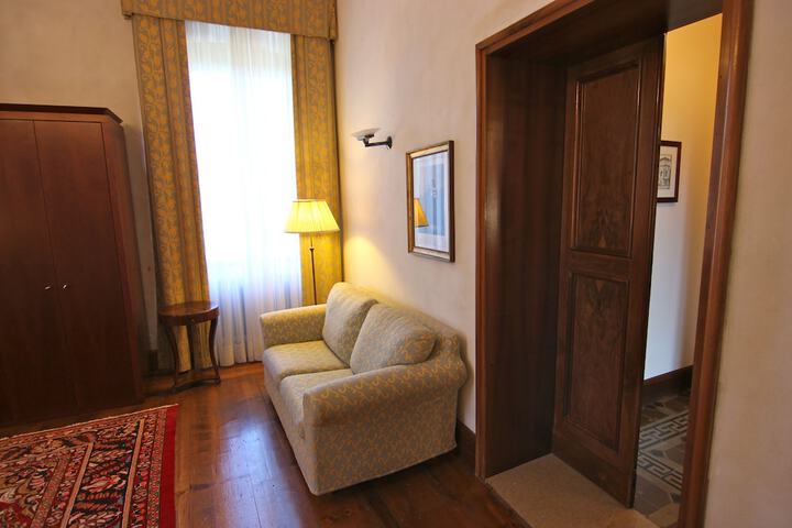 Room 46 of 175