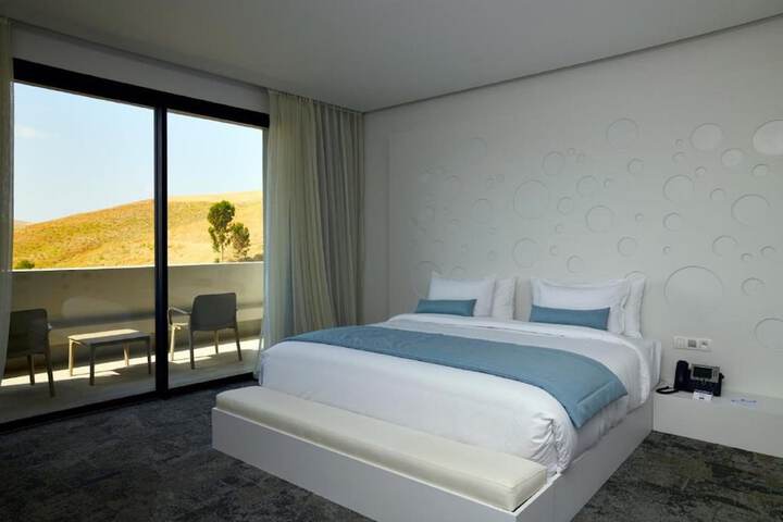 Room 10 of 56