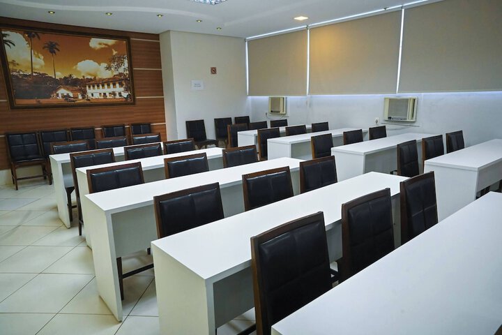 Ballroom/Hall 45 of 64